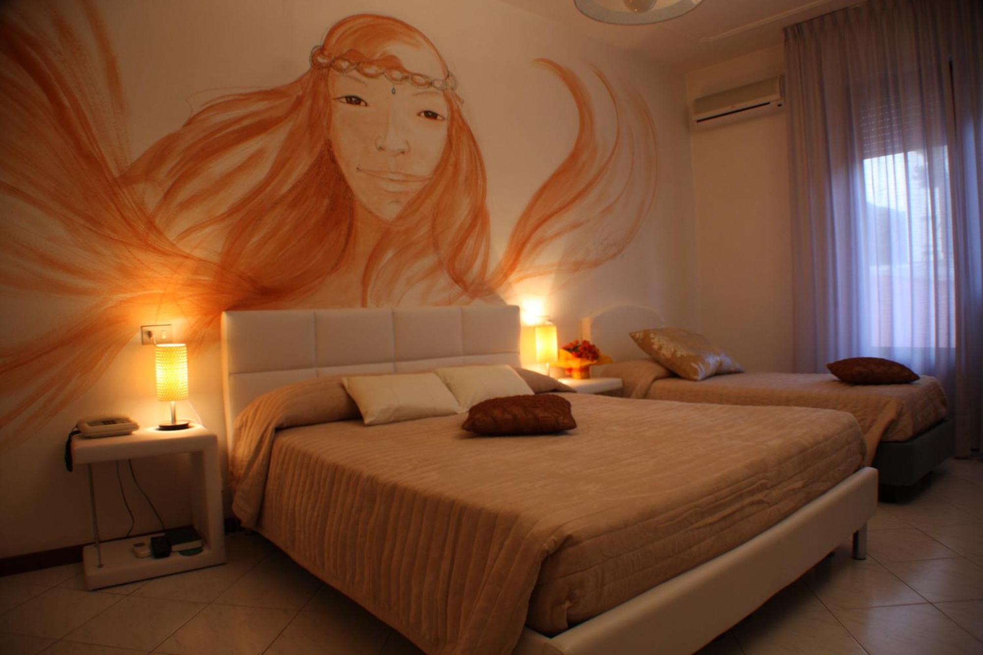 Hotel Julia ลีโด เดลยี เอสเตนซี ภายนอก รูปภาพ